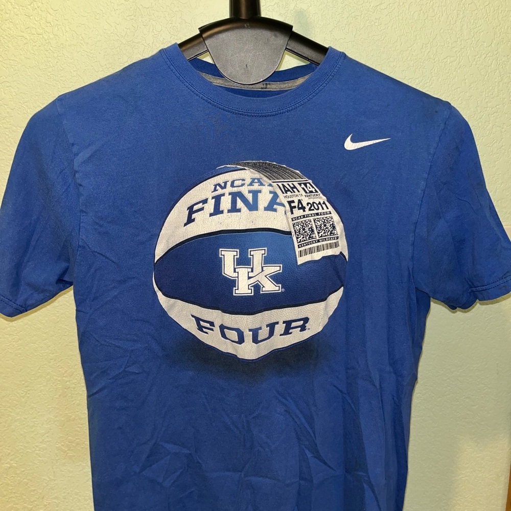 Nike Blue Graphic T-Shirt